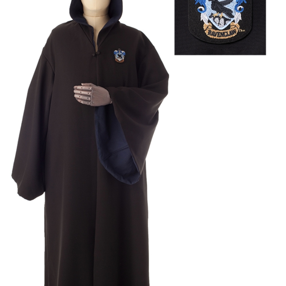 Universal studios wizarding world of Harry Potter authentic ravenclaw cape/robe